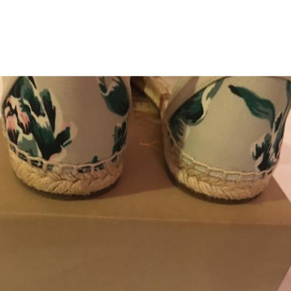 NIB Burberry Floral Abbingdon Espadrilles Flats - Picture 6 of 8